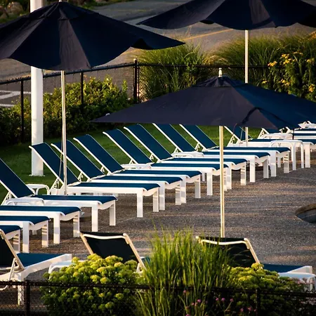 Atlantis Oceanfront Inn Gloucester Exterior photo
